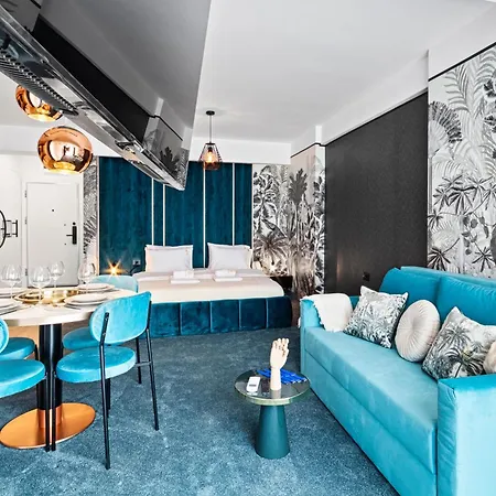 5 Senses By Jorge - Infinity Pool &