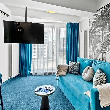 5 Senses By Jorge - Infinity Pool &